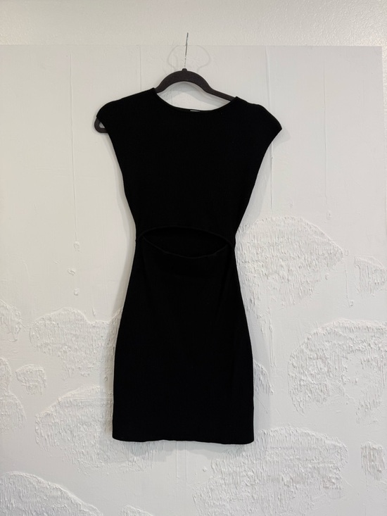 Wilfred Dresses & Skirts - Artizia Ribbed Cut Out Dress